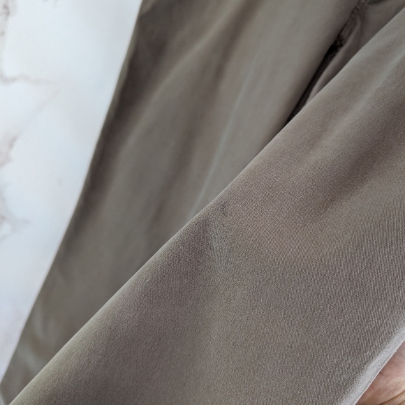 Duluth Pants Mens 34X30 Flex Ballroom Khakis Brown Tan Beige 36310 - Picture 11 of 16